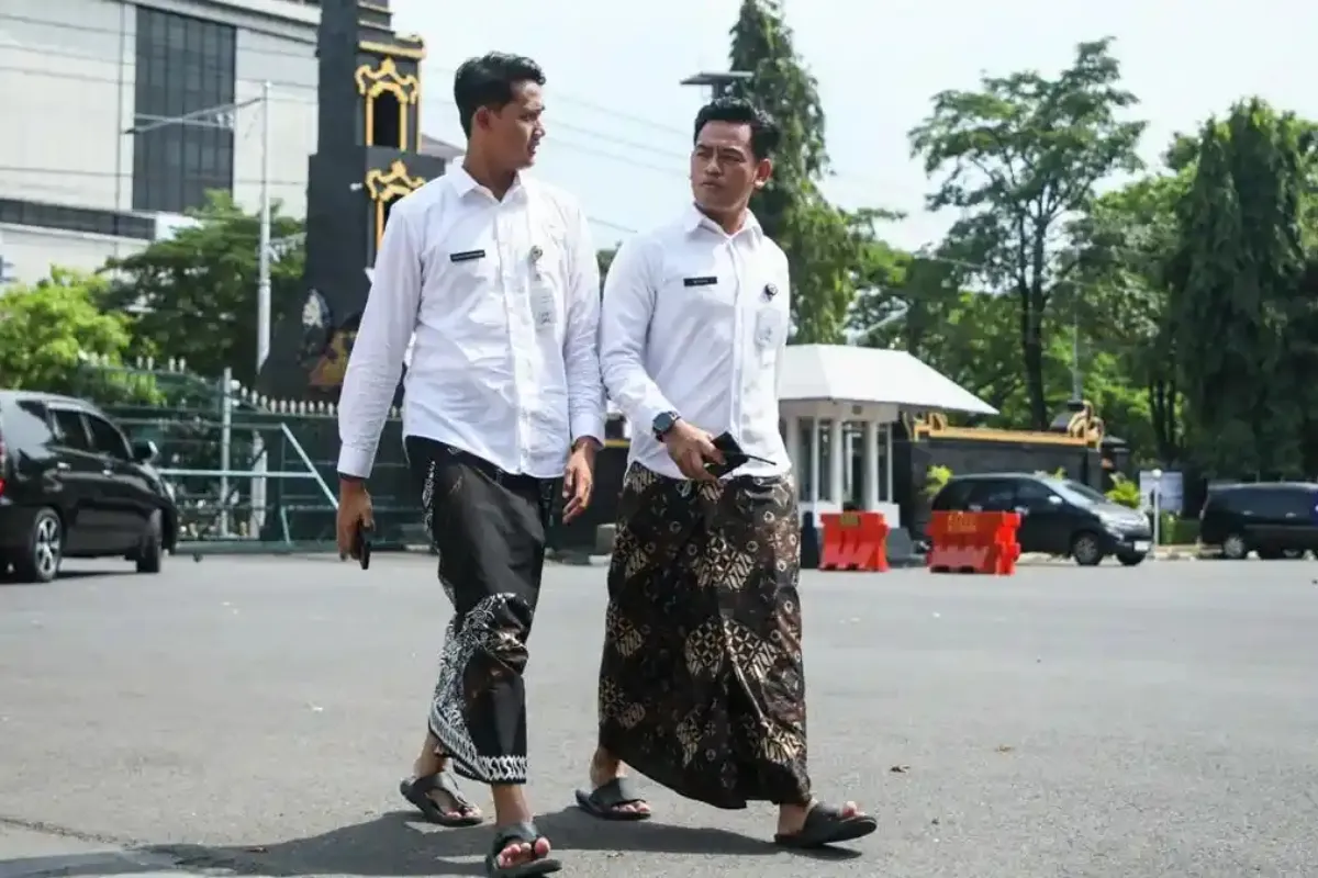 Ilustrasi Bersarung