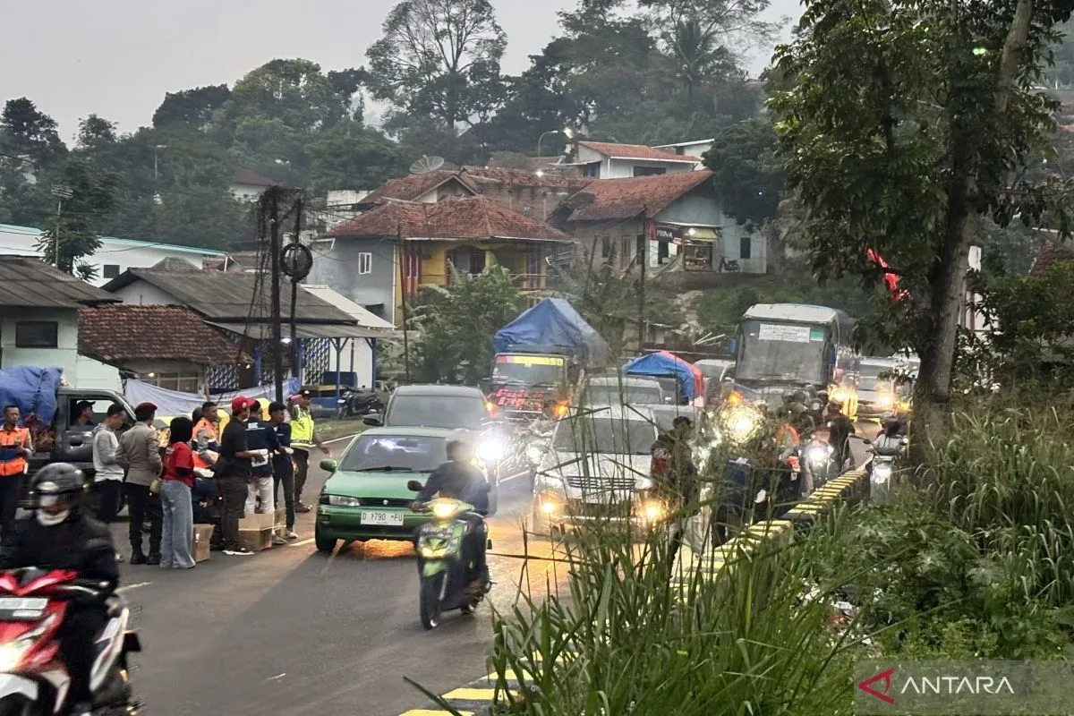 Arus Mudik 2026, peningkatan volume kendaraan di jalur Nagreg, Jawa Barat