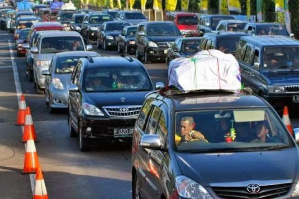 Ilustrasi Mudik dengan Mobil