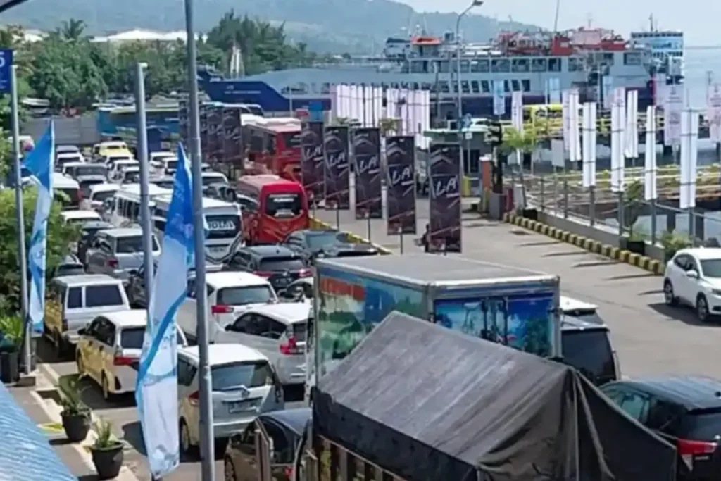 kemacetan parah gilimanuk 2