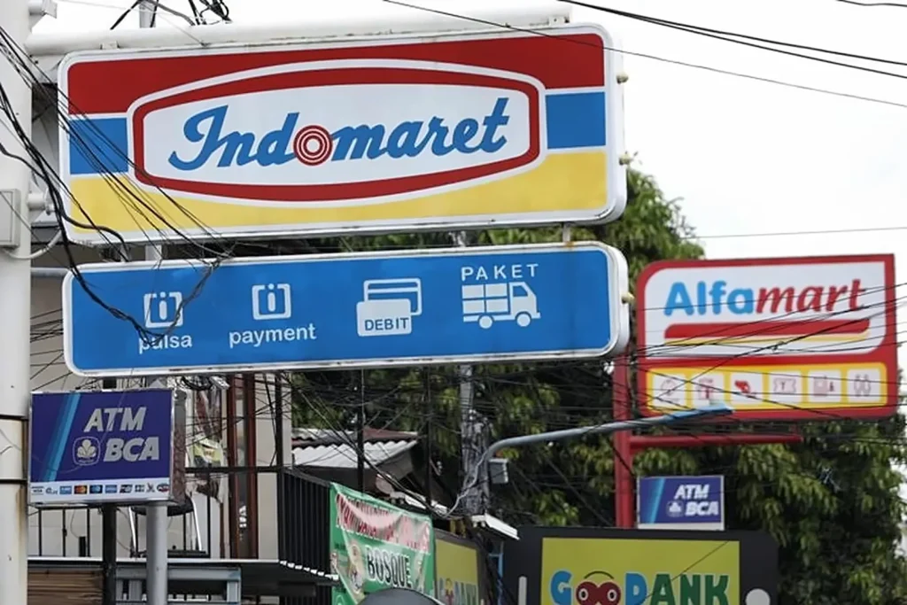 Gerai Alfamart dan Indomaret
