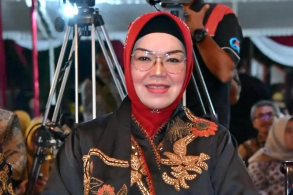 Etik Suryani