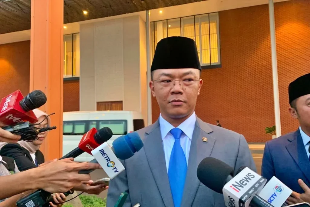 Menlu Sugiono